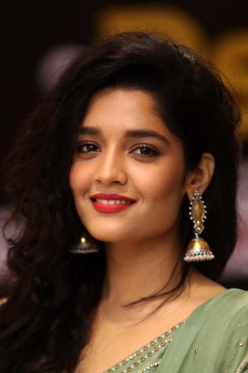 Ritika Singh backdrop