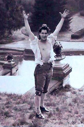 Ernst Van Duren backdrop