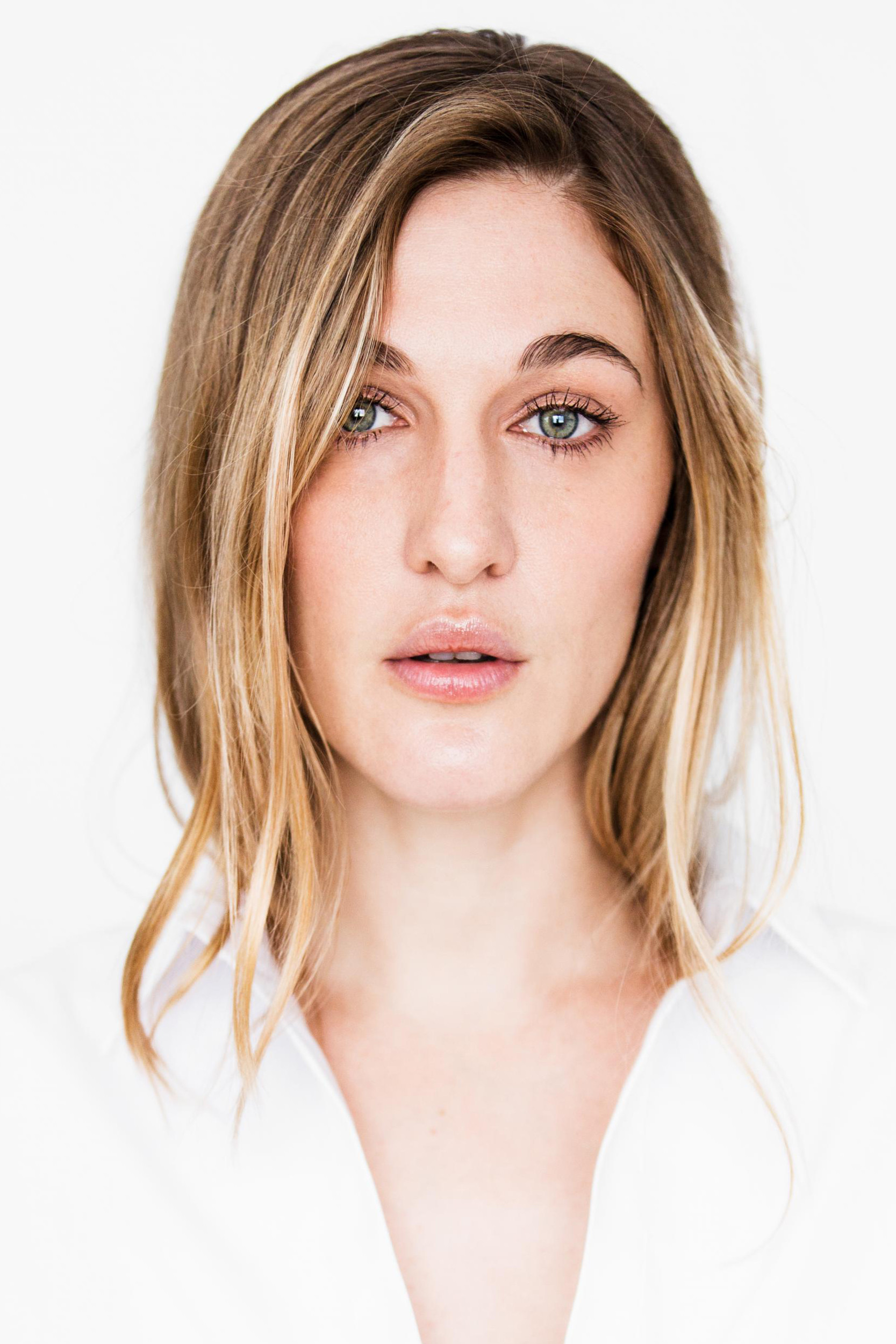 Mylène Mackay backdrop