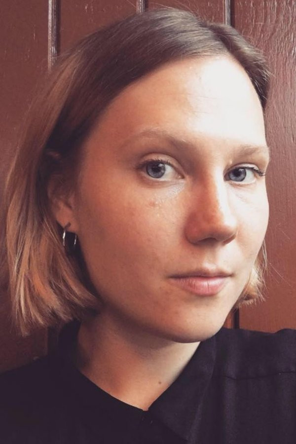 Caroline Ingvarsson backdrop