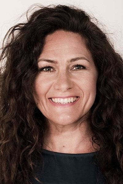 Anna-Sara Kennedy backdrop