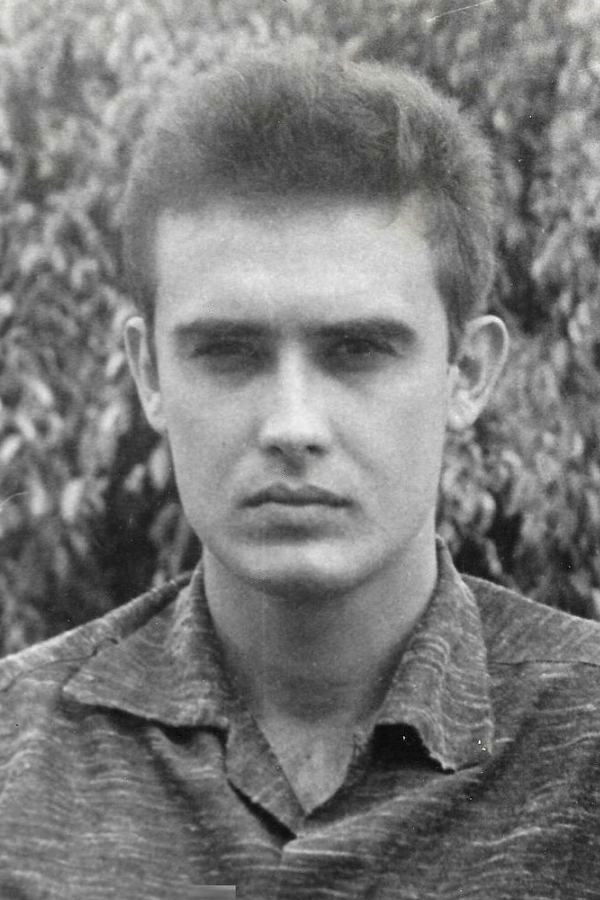 Eduardo Moure backdrop