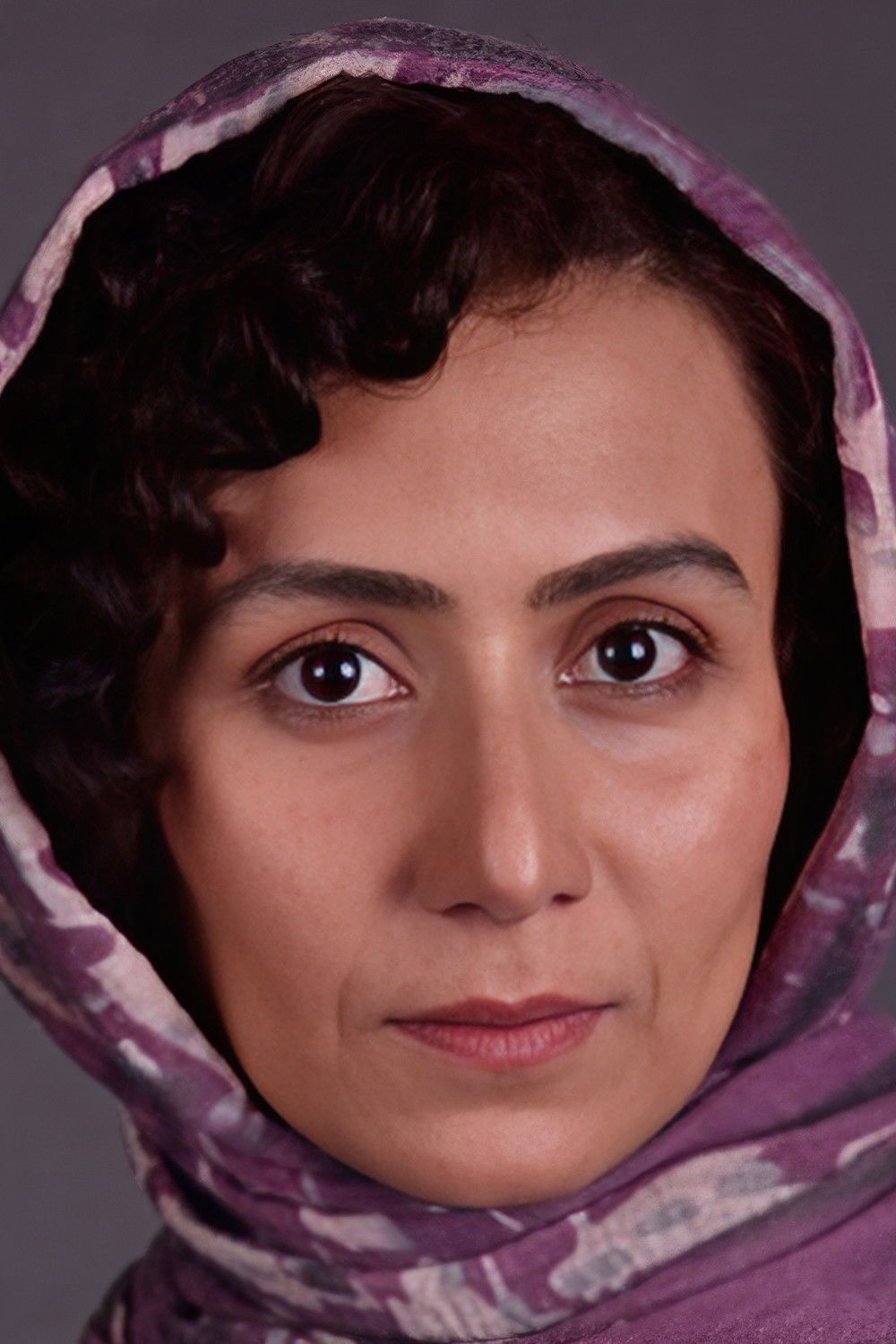 Faranak Kalantar backdrop