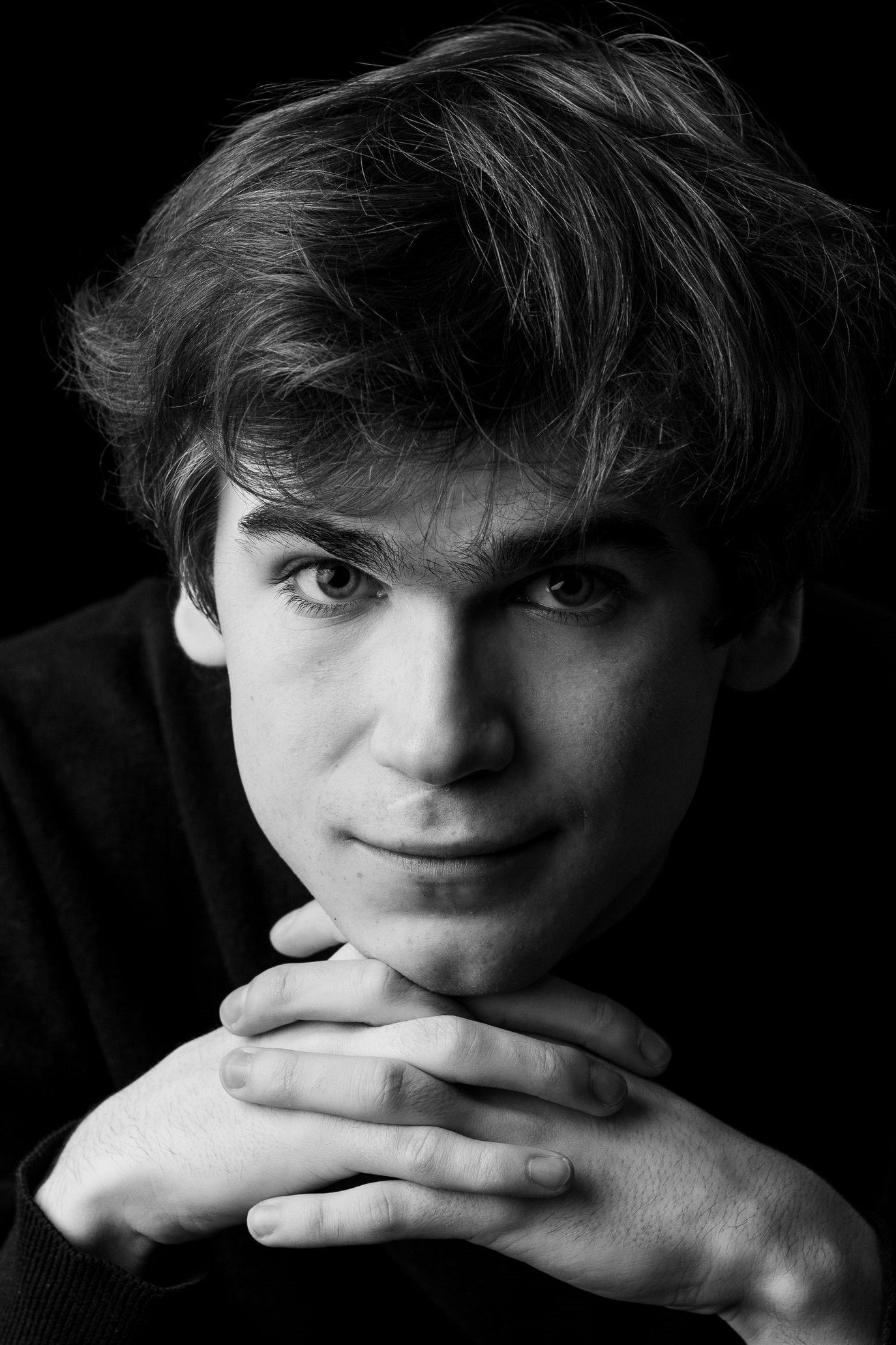 Kacper Olszewski backdrop