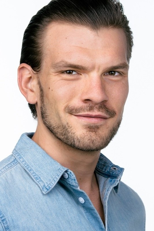 Ryan Czerwonko backdrop