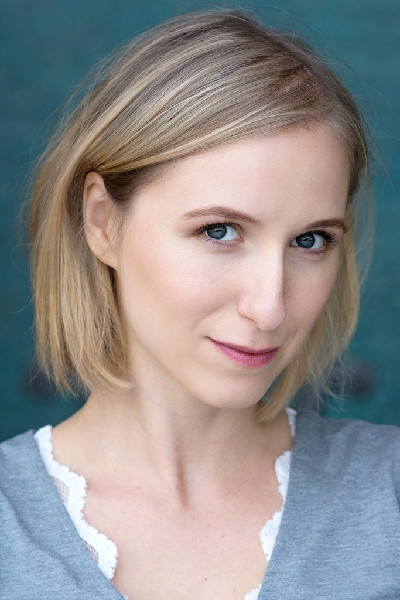 Réka Derzsi backdrop