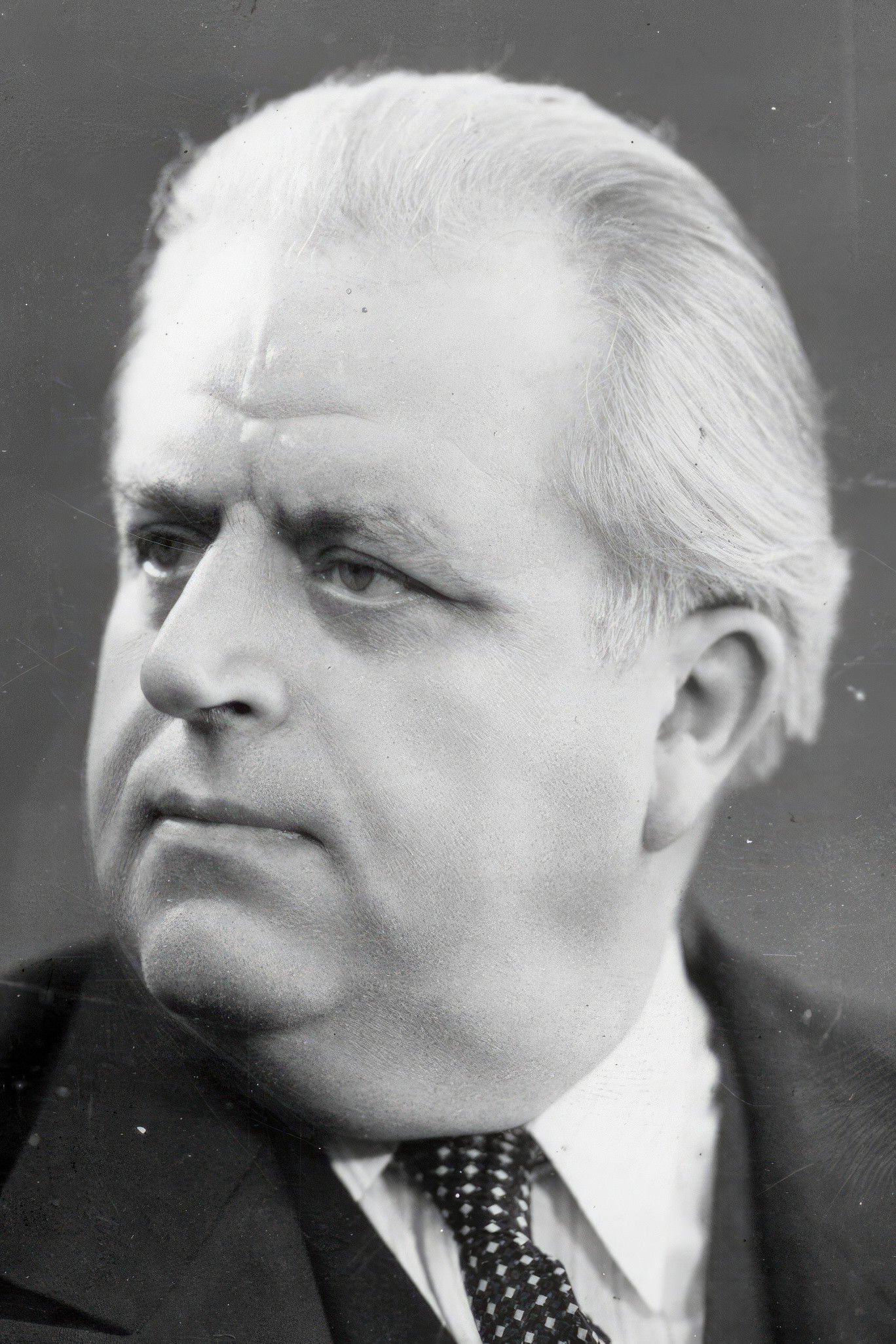 Charles Martinelli backdrop