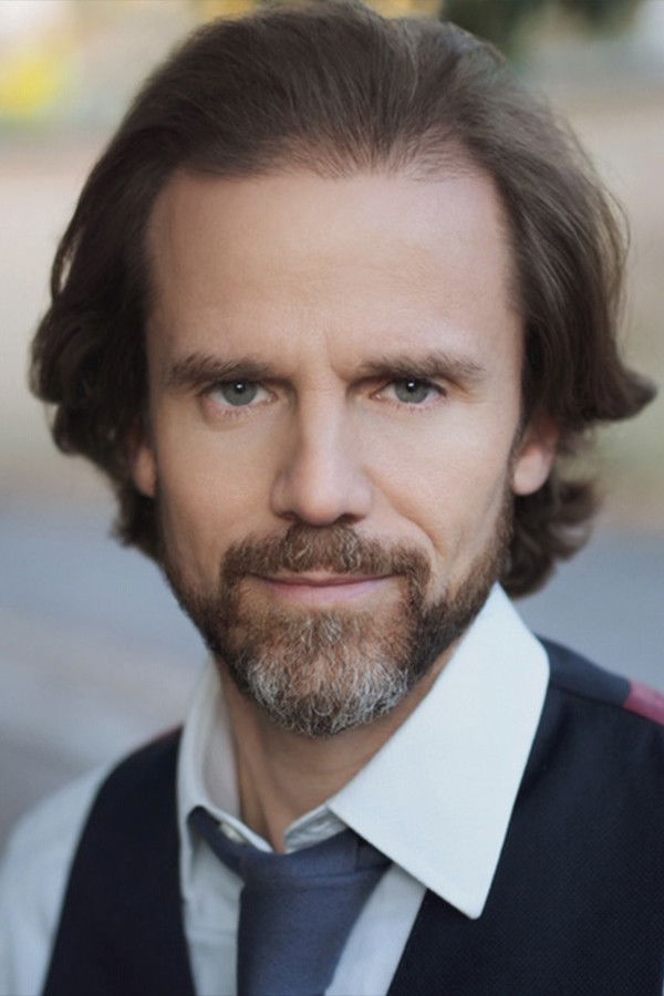 Ben Gardner Gray backdrop