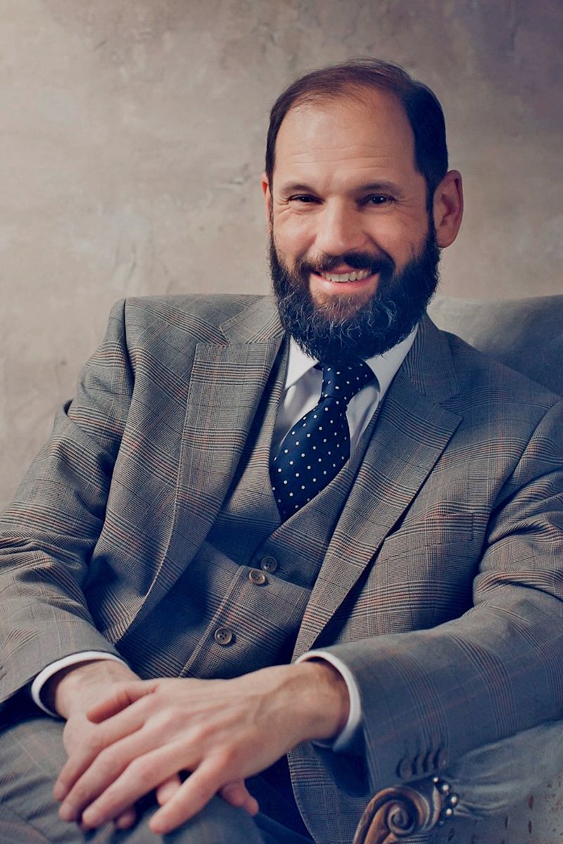 Tamás Széles backdrop