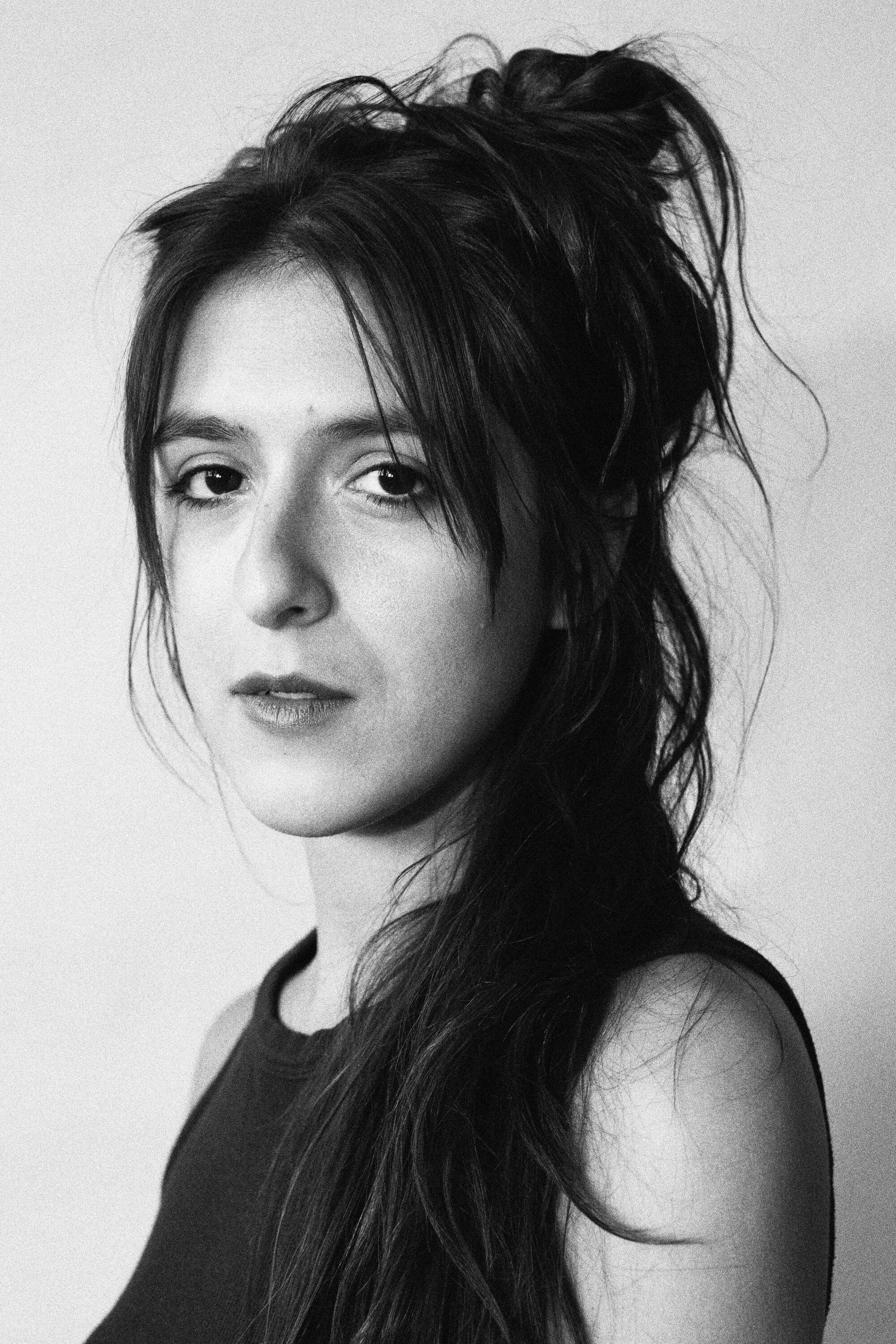 Julia Roliz backdrop