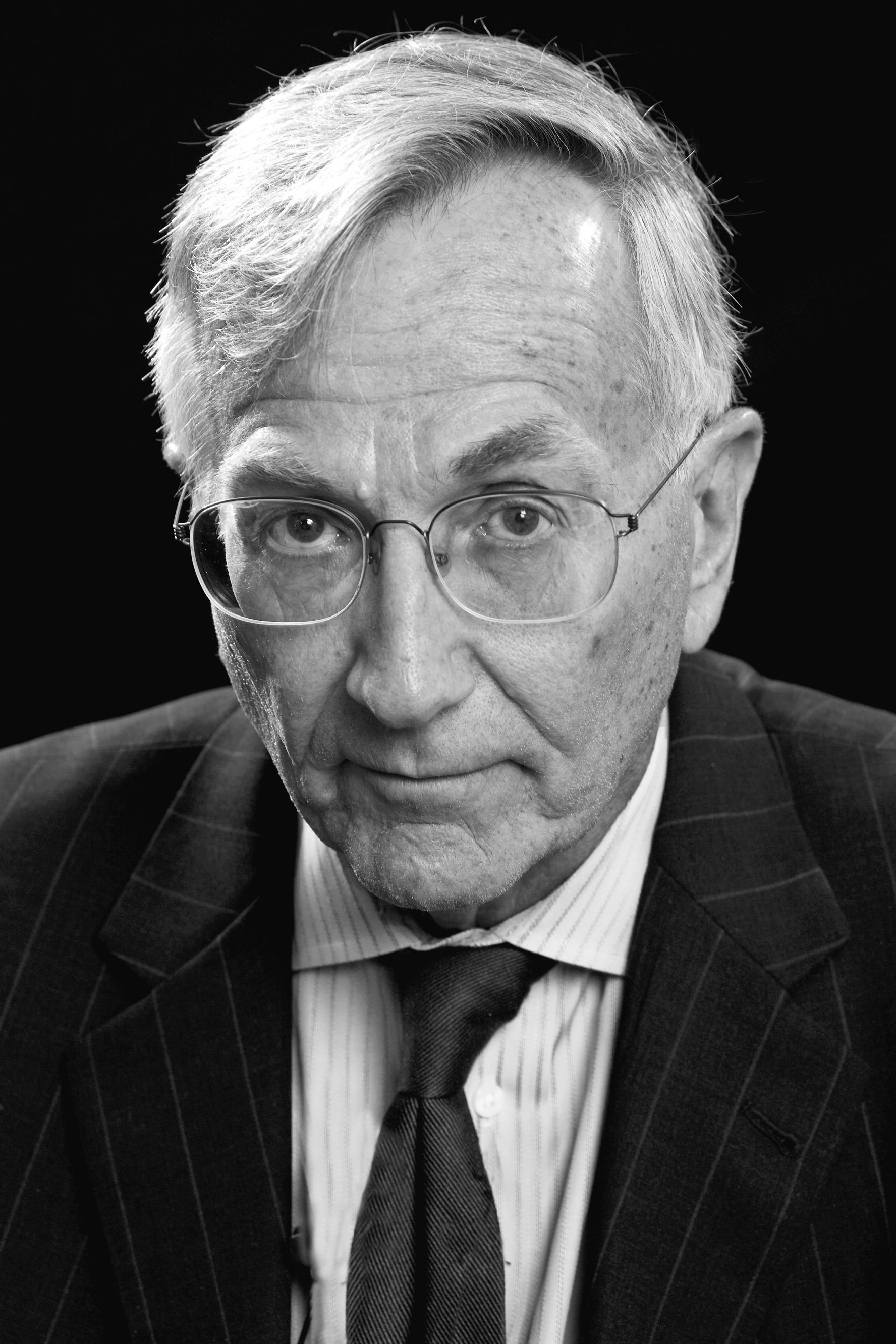 Seymour Hersh backdrop
