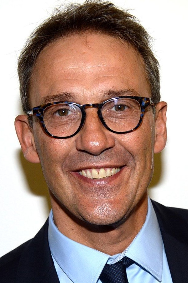 Julien Courbet backdrop