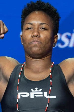 Mariana Morais backdrop