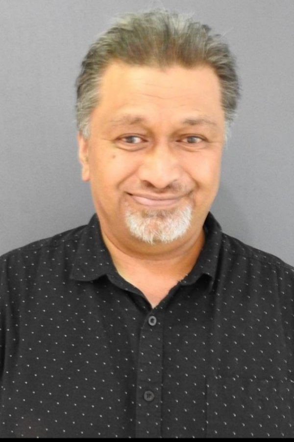 Leonard Mathews backdrop