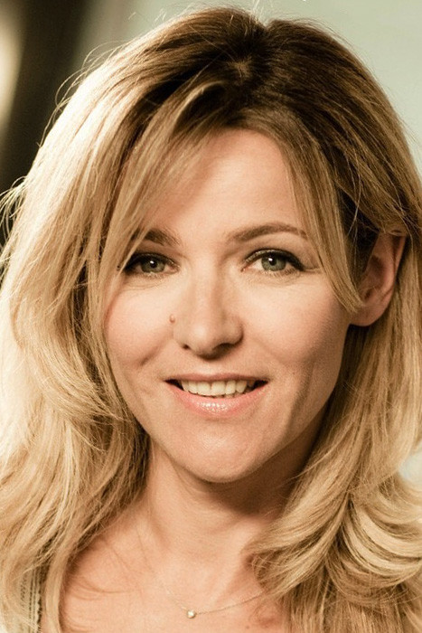 Laure Guibert backdrop