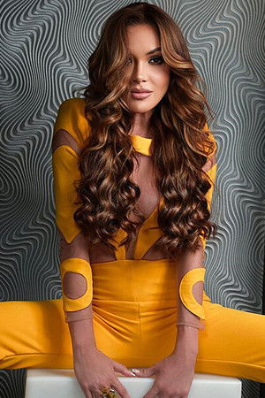 Nataly Umaña backdrop