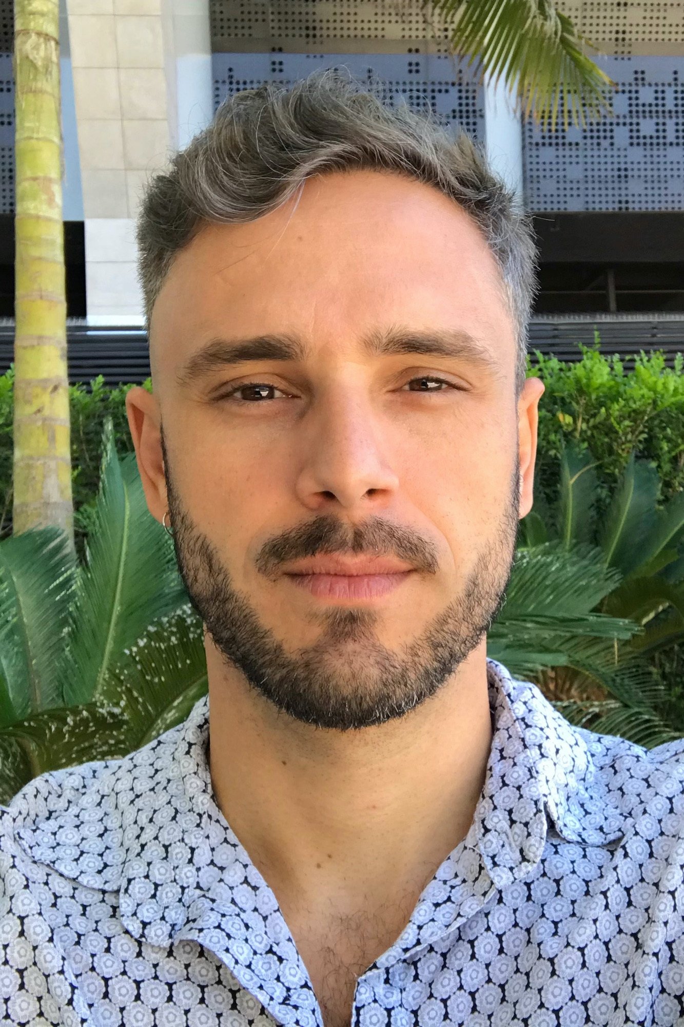 Rodrigo Carneiro backdrop