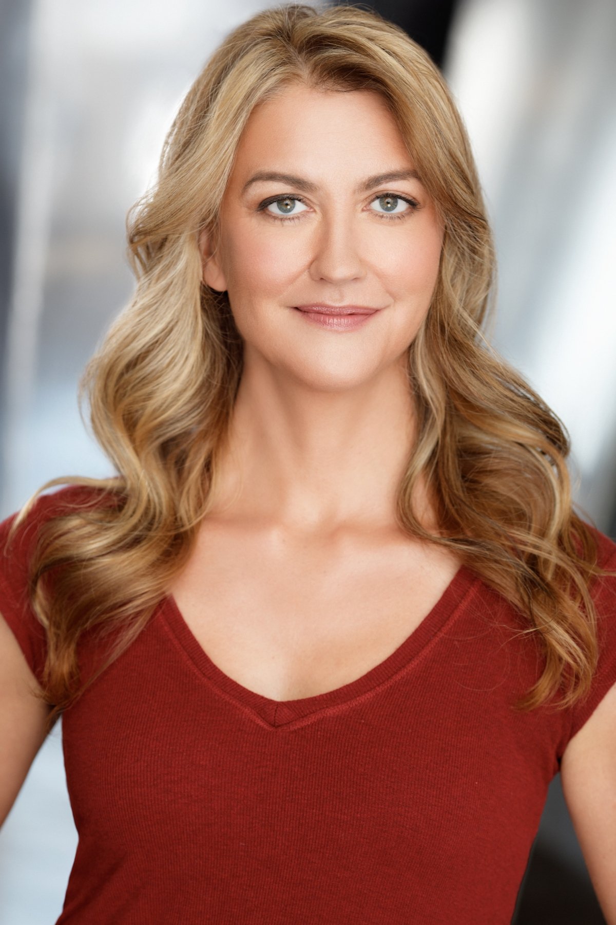 Maggie Rowe backdrop