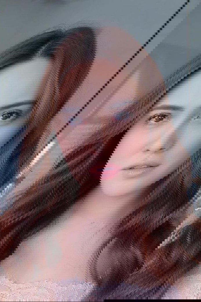 Shandy Aulia backdrop