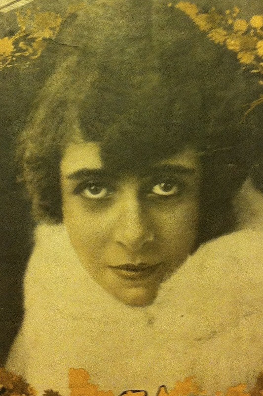 Lottie Lyell backdrop