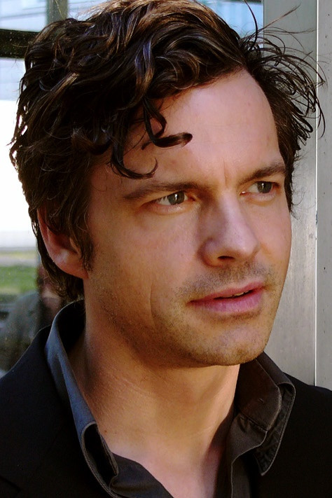 Felix Theissen backdrop