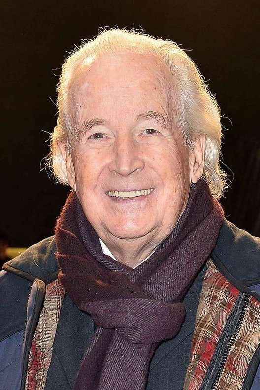 Max Schautzer backdrop