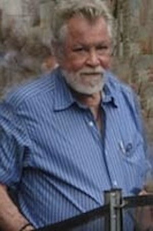 Luis Correa backdrop