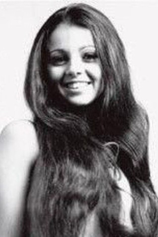 Nidia de Paula backdrop