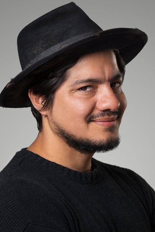 Leynar Gomez backdrop