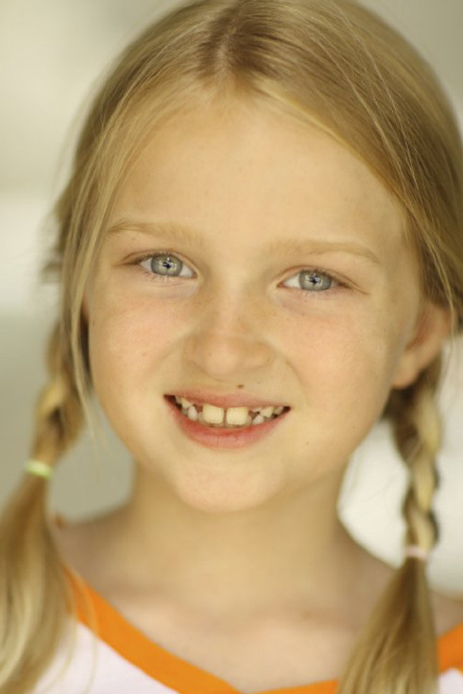 Carmen Tonry backdrop