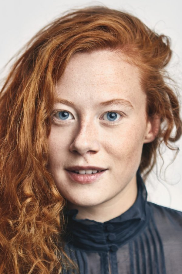 Sara Viktoria backdrop