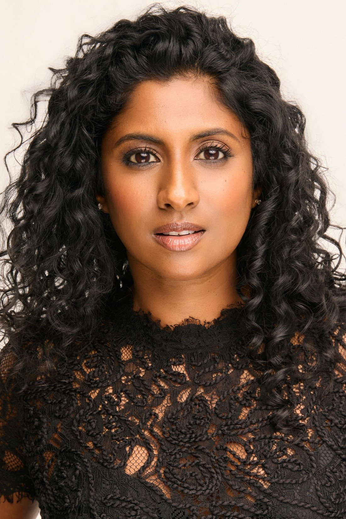 Angela de Silva backdrop