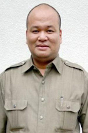 Leo Lumanto backdrop