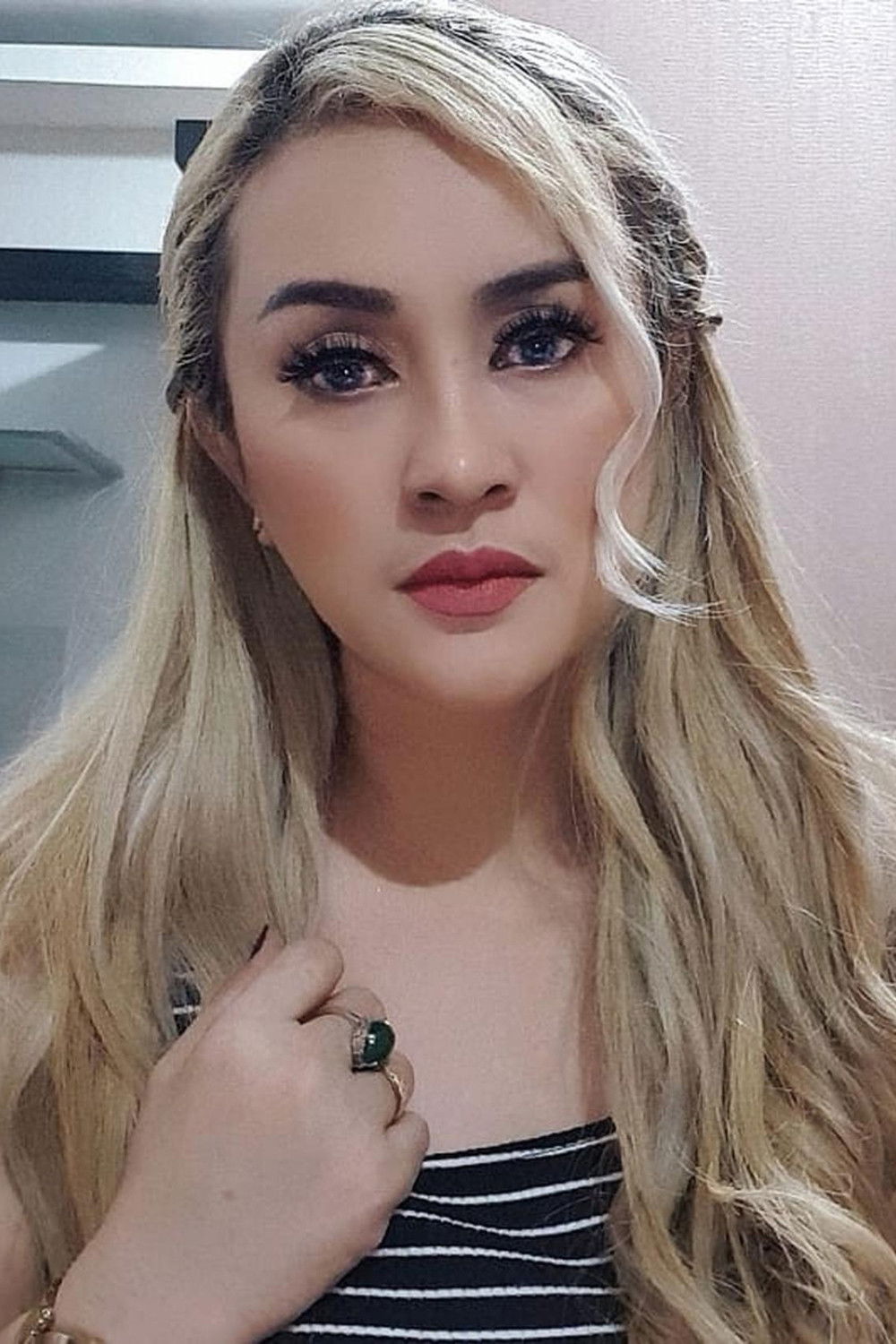 Lia Ladysta backdrop