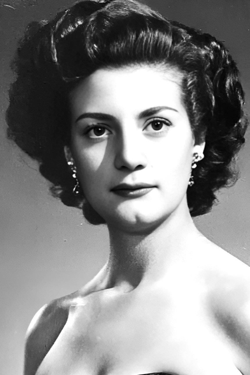 Queta Lavat backdrop