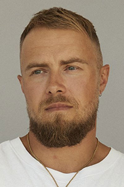 Peter Falktoft backdrop