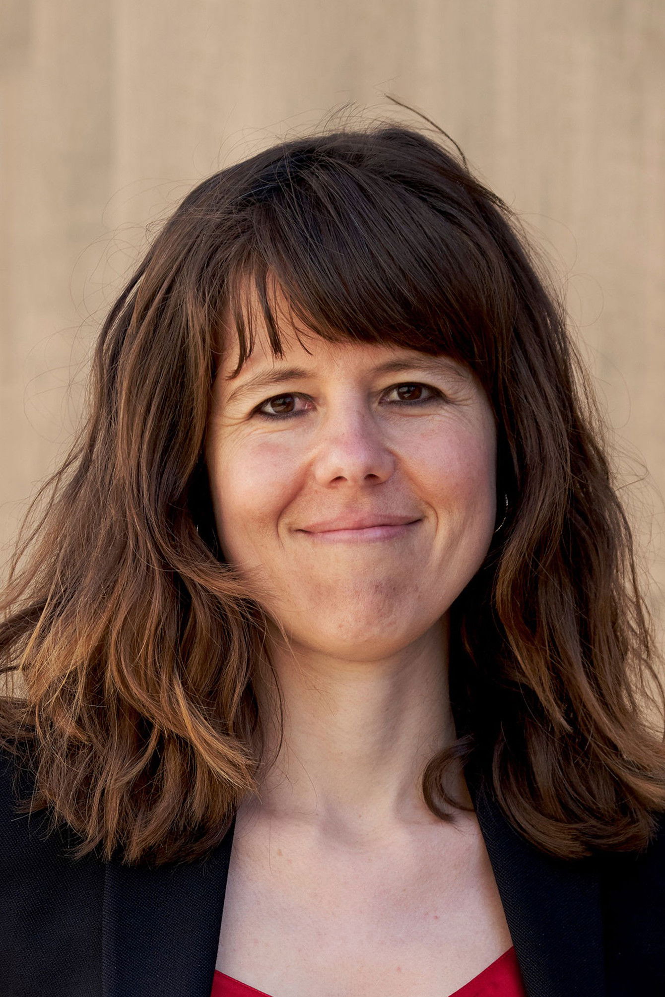 Clara Martínez-Lázaro Alameda backdrop