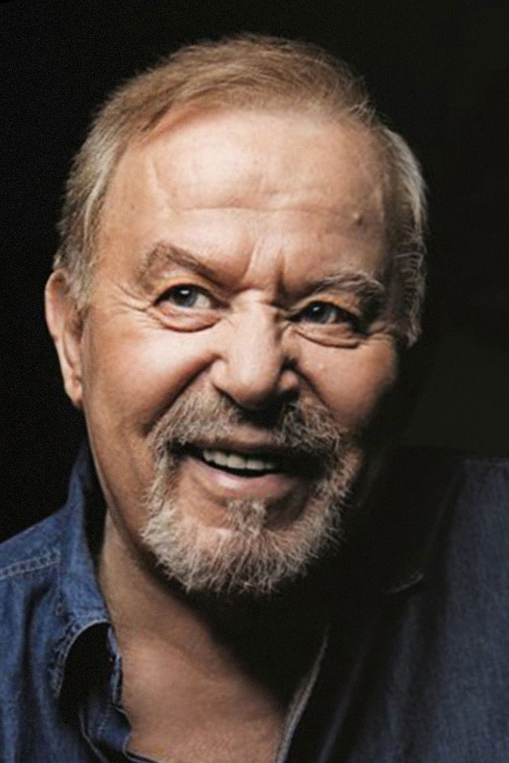 Yiannis Spanos backdrop