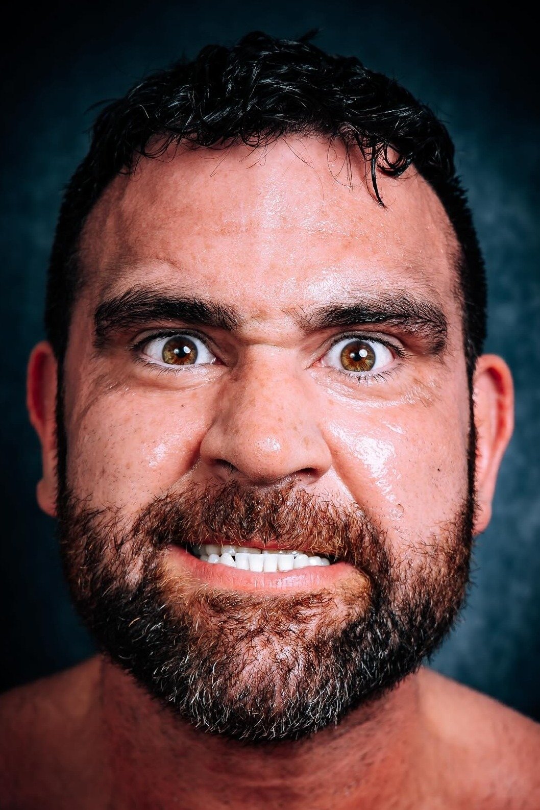 Shaaheen Hosseinpour backdrop