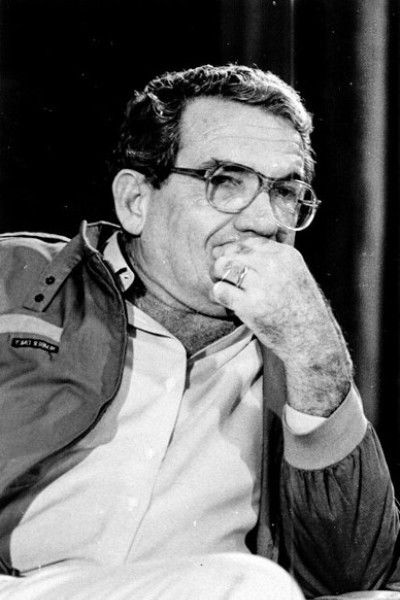 Jorge Fraga backdrop