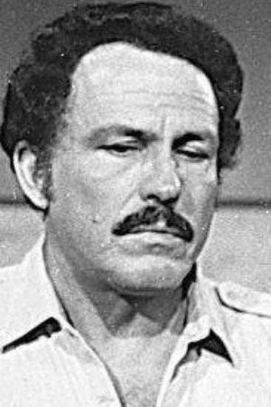 Raúl Xiqués backdrop