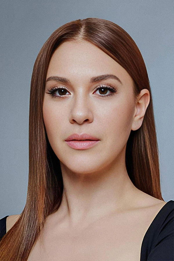 Evrim Alasya backdrop