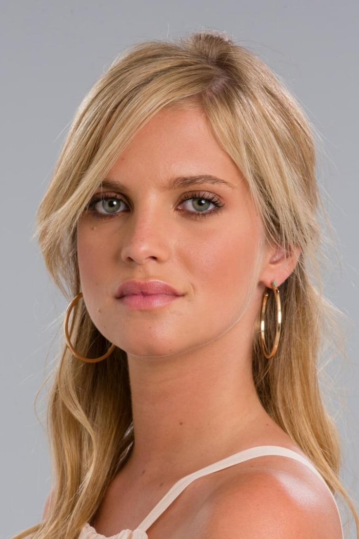 Júlia Palha backdrop