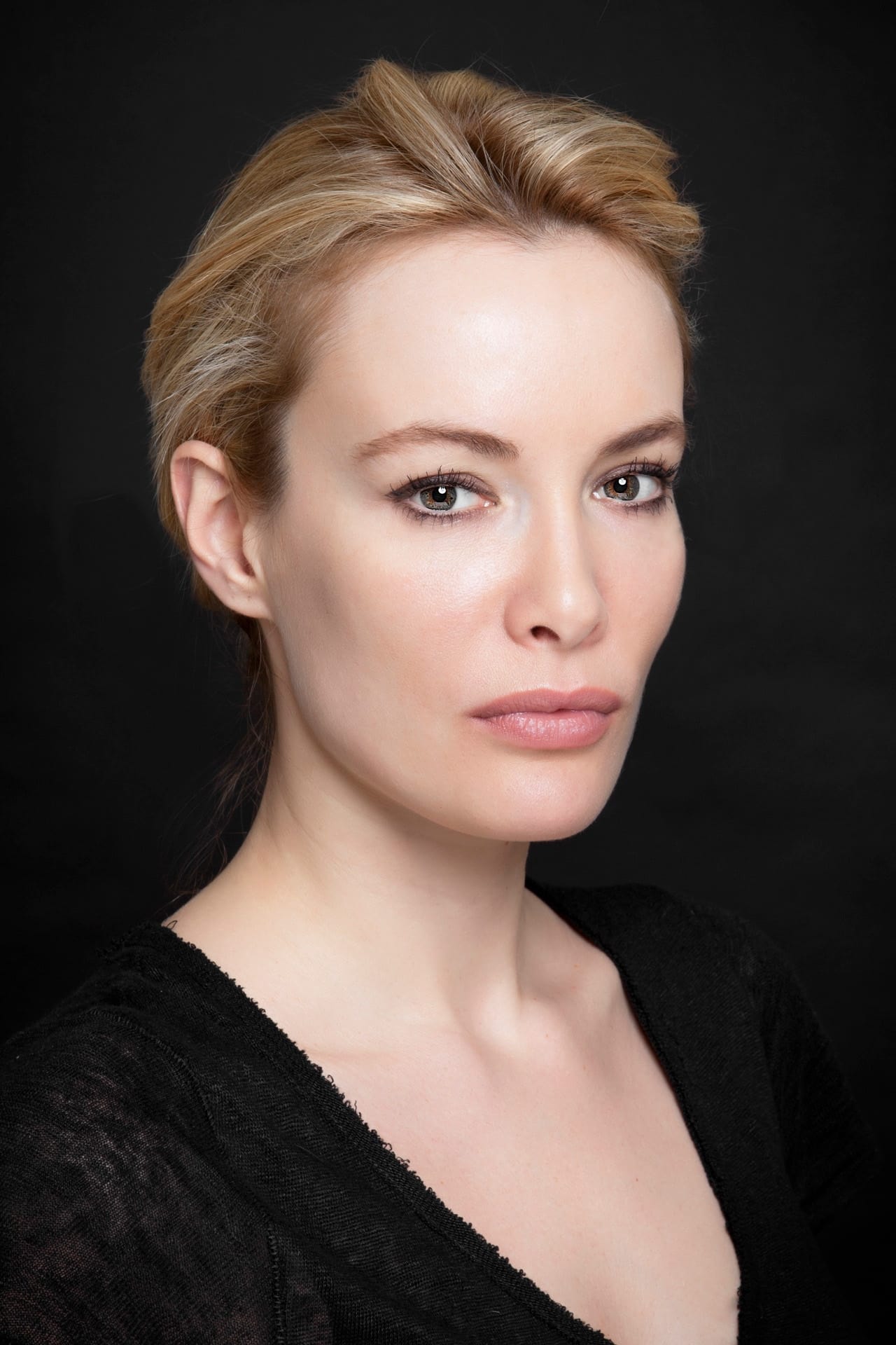 Valeriya Shkirando backdrop