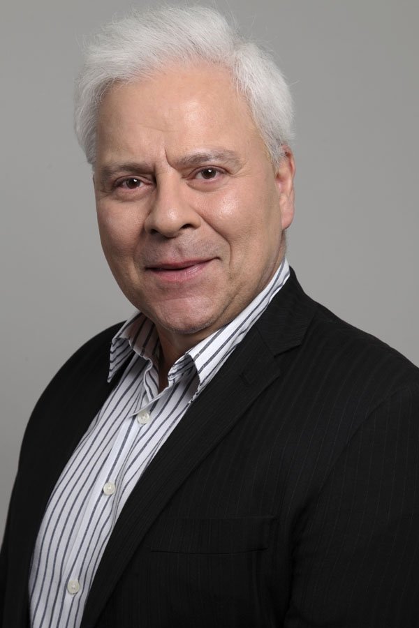 Oscar Simch backdrop