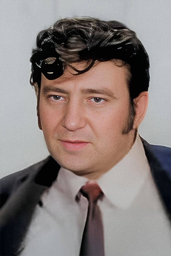 Hüseyin Zan backdrop