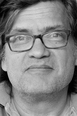 Justin Monjo backdrop