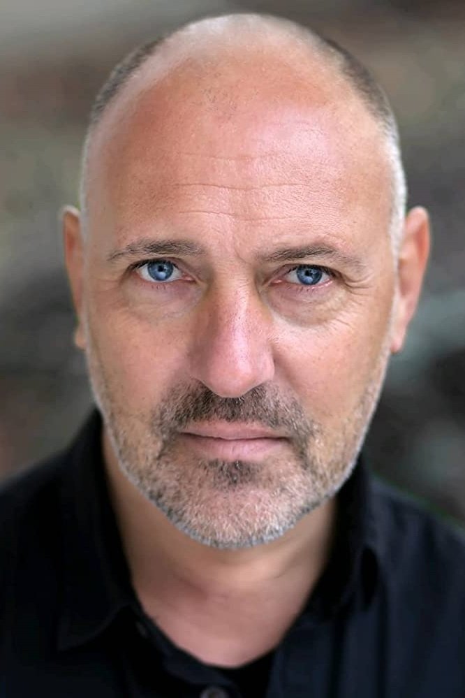 Dinë Kilbi backdrop