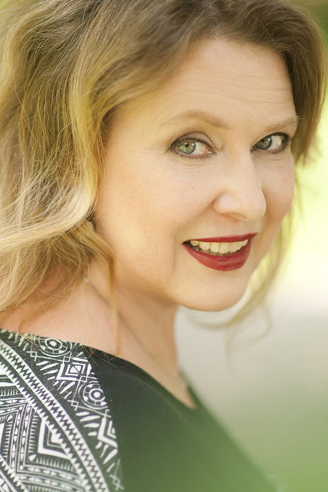 Kateřina Lojdová backdrop