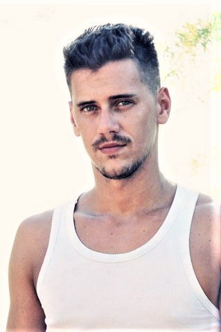 Martín Karich backdrop